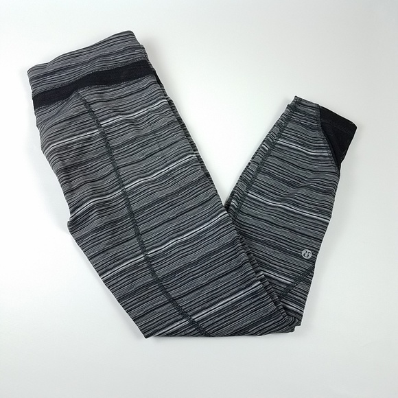 lululemon athletica Pants - Lululemon Inspire Tight II Mesh Size 8 Crop